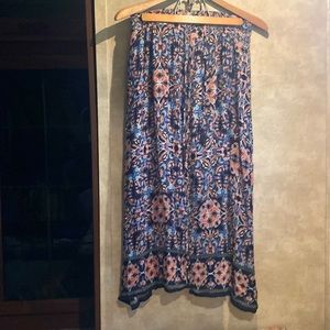 Multi colored botanical shapes Hannah maxi skirt. Ladies size small.